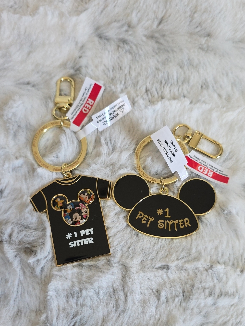 Disney Black and Gold #1 Pet Sitter Keychain Set